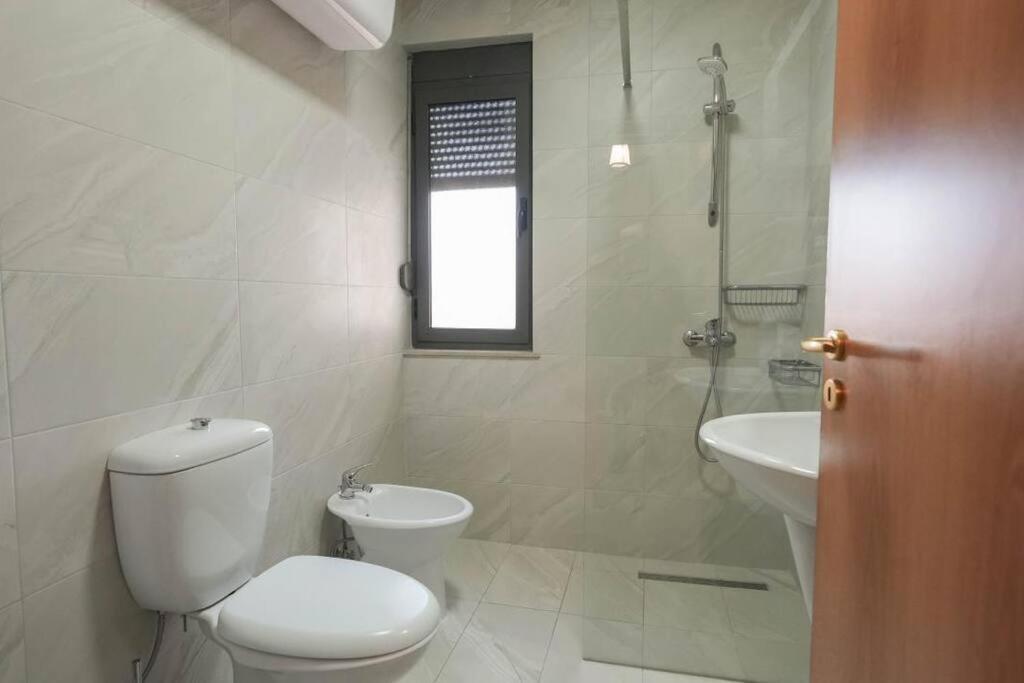 Staycation, City Center Apartment With Balcony Тирана Екстериор снимка